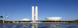 Brasília saindo de Florianópolis: voe com 17.500 milhas Smiles